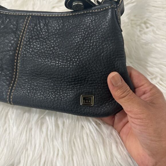 The Sak Y2K Elegant Black Leather Shoulder Bag - Picture 3 of 8